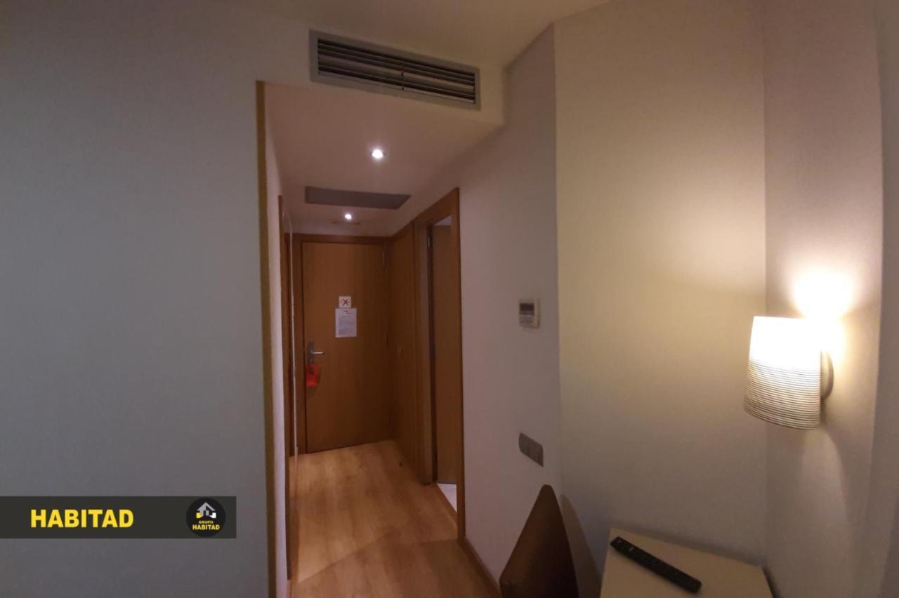 Hostal Rambla Sant Boi de Llobregat Dış mekan fotoğraf