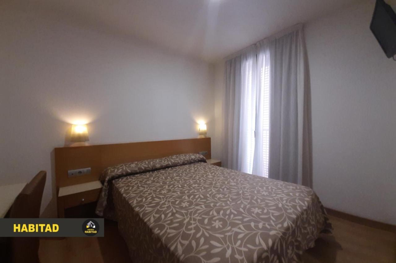 Hostal Rambla Sant Boi de Llobregat Dış mekan fotoğraf