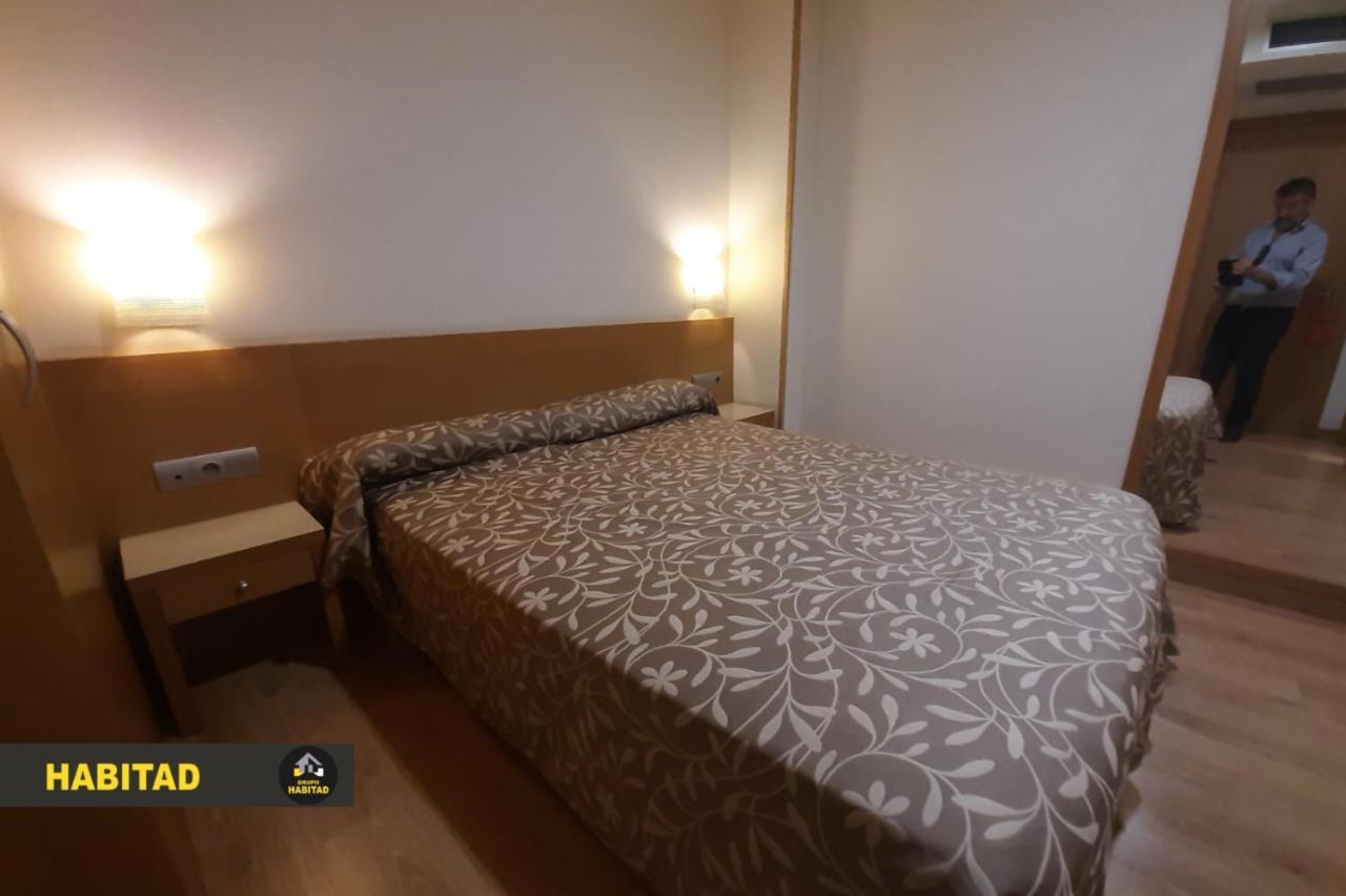 Hostal Rambla Sant Boi de Llobregat Dış mekan fotoğraf