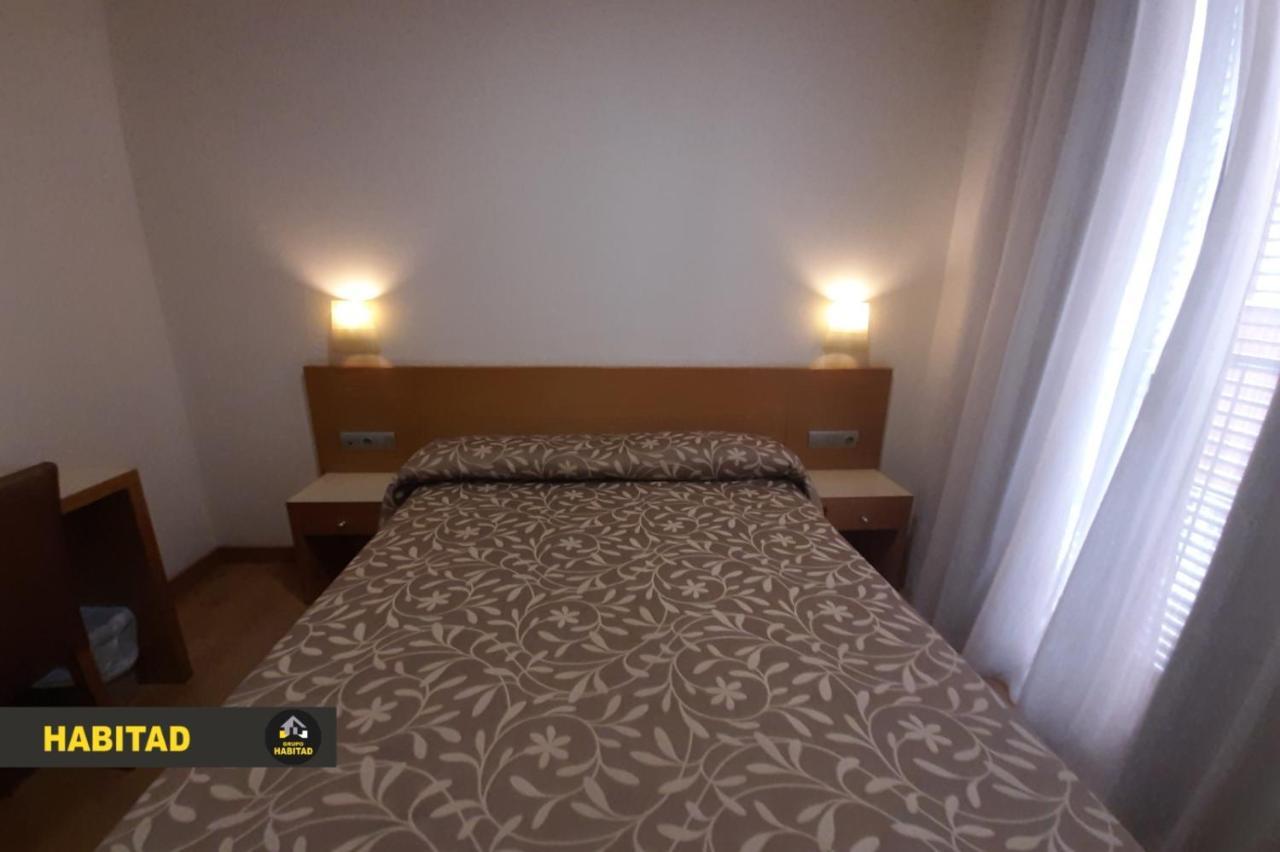 Hostal Rambla Sant Boi de Llobregat Dış mekan fotoğraf